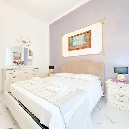 Luminosa - Centro Citta - Wifi Apartment Savona
