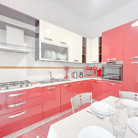 Luminosa - Centro Citta - Wifi Apartment Savona